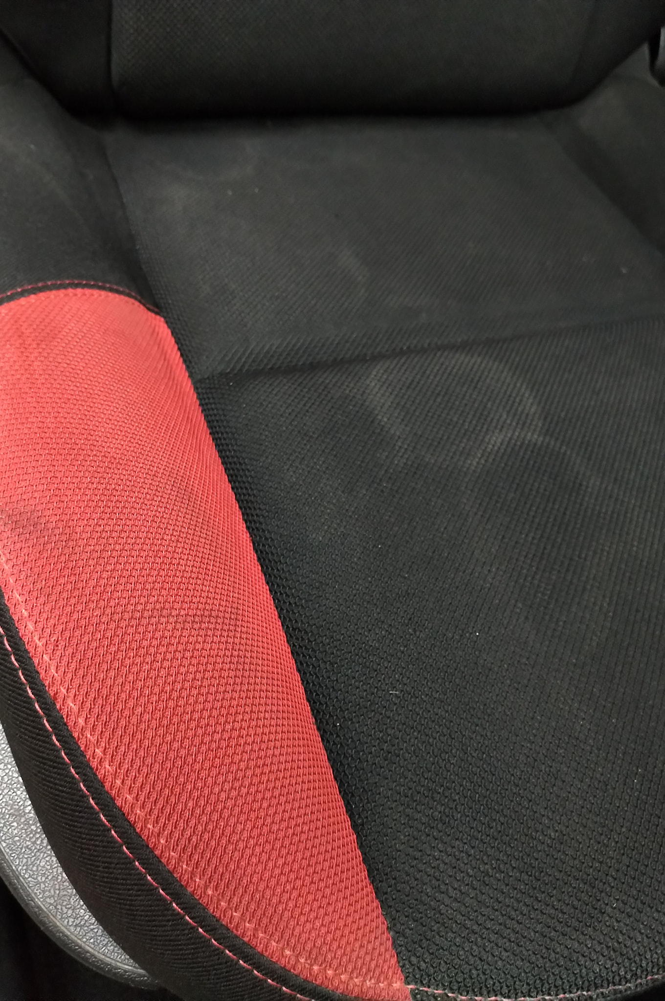 Siège textile avant nettoyage 1