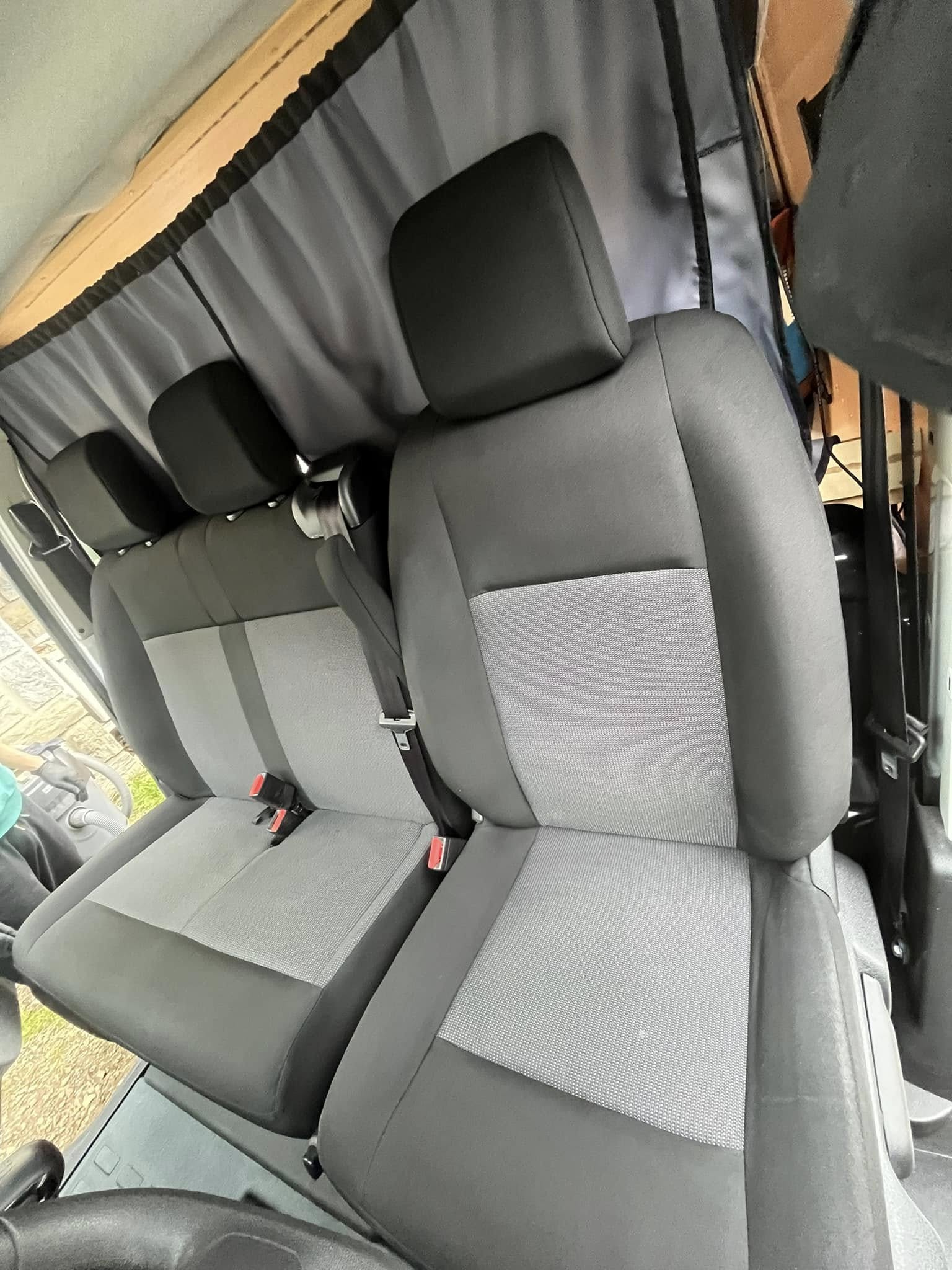 Siège textile avant nettoyage