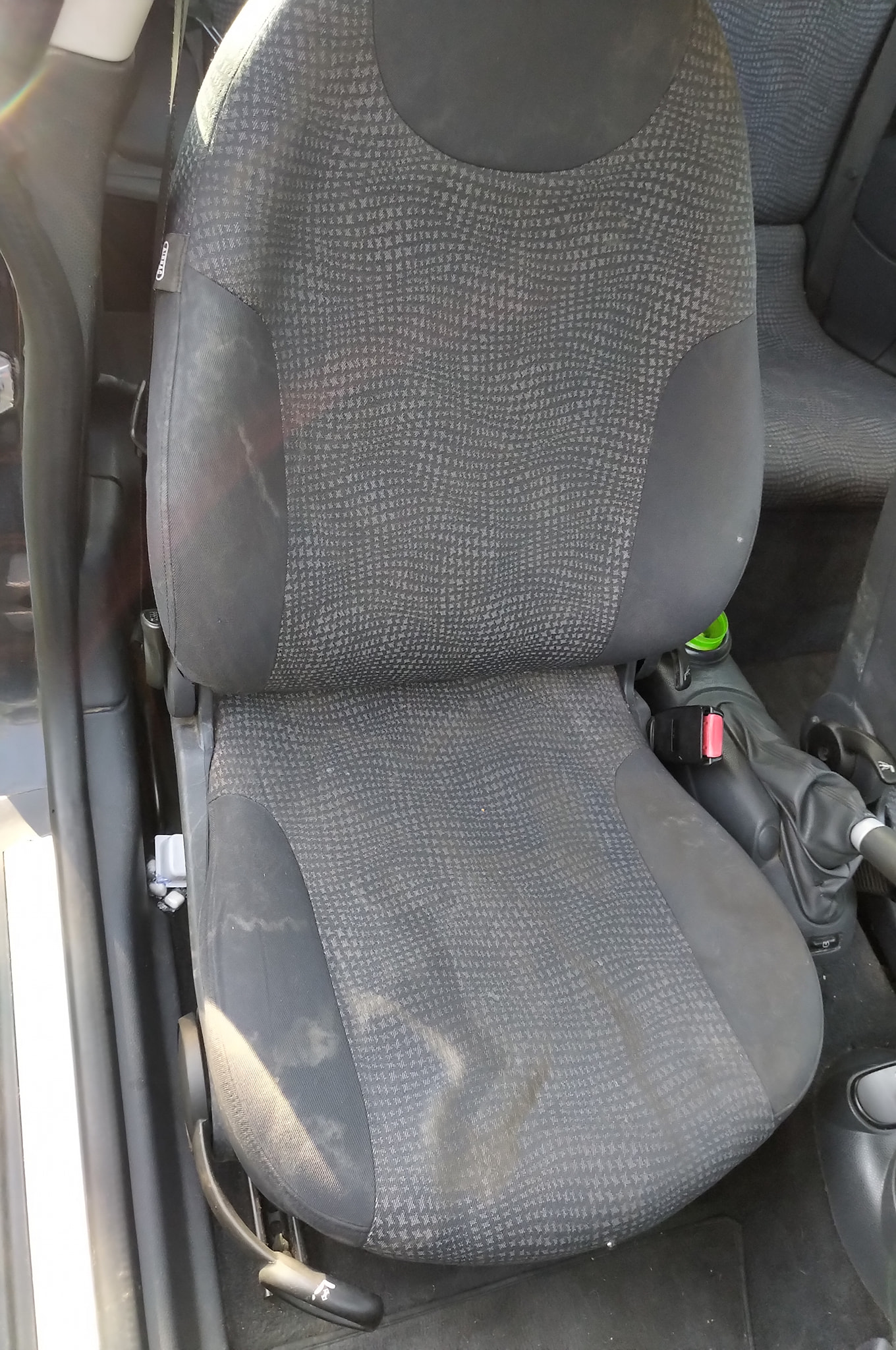 Siège textile avant nettoyage 2